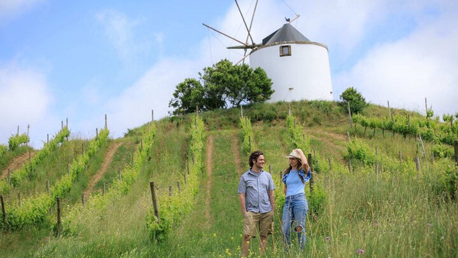 Wine Tasting and Photo Shoot at a Lisbon Winery