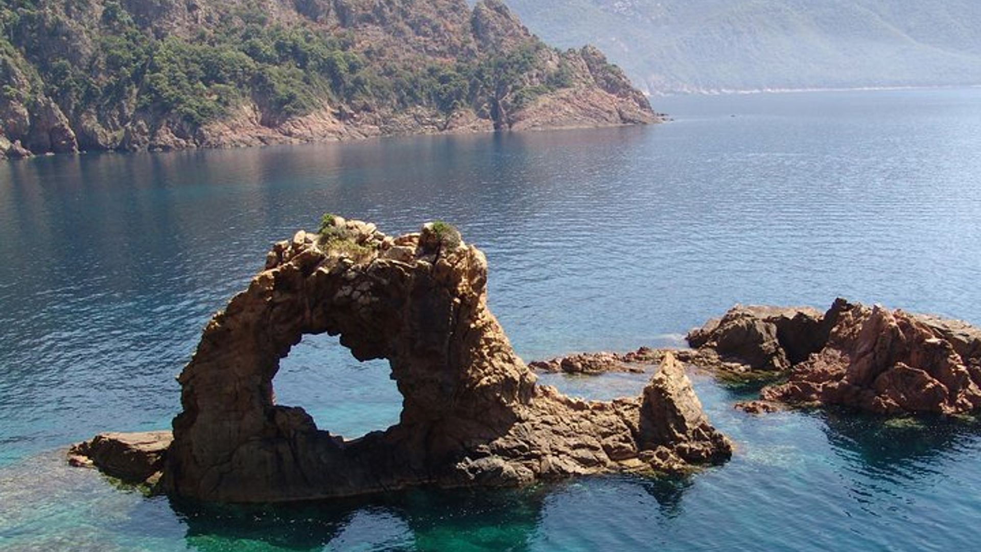 Croisière Calanches de Piana et Réserve de Scandola avec arrêt baignade