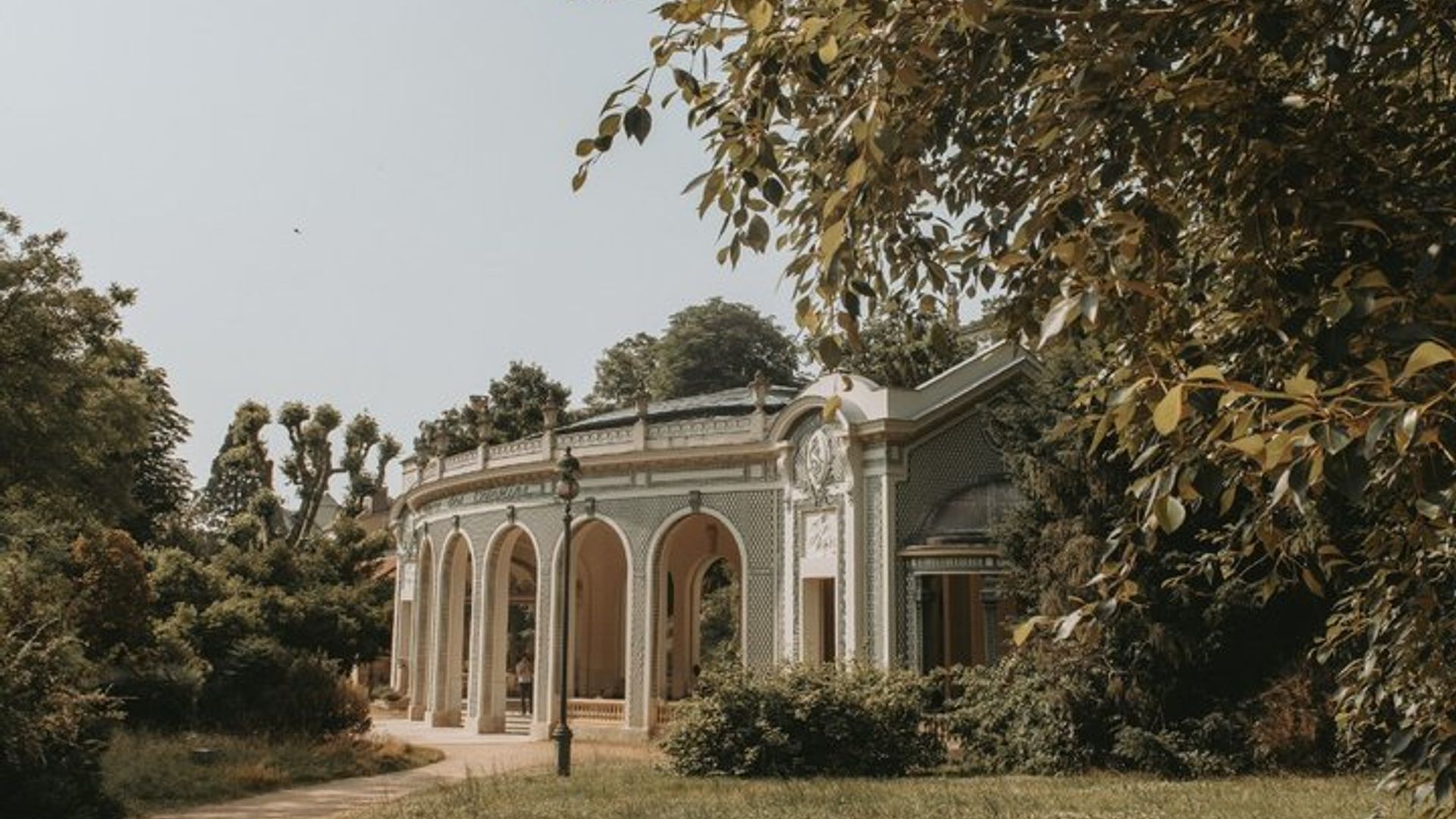 Vichy: 1h35 audio guided walking tour and 27 audio commentaries