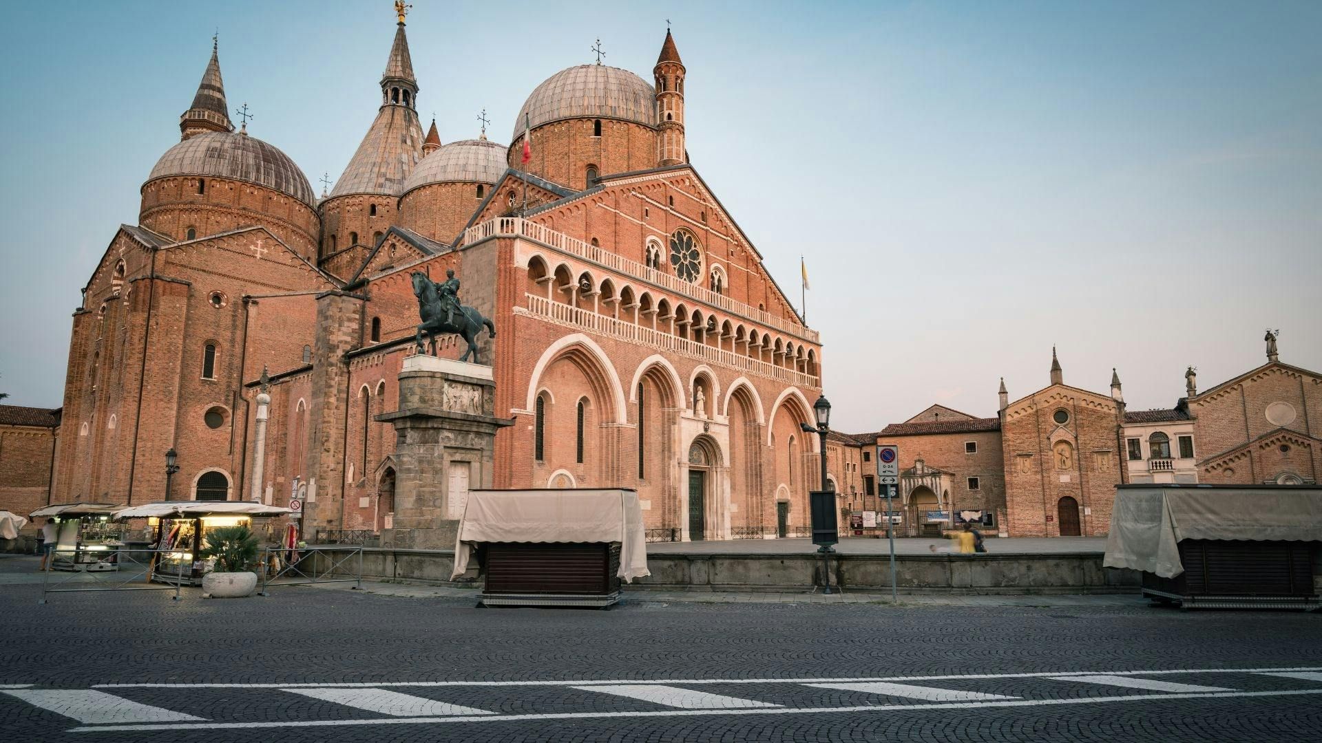 Padova Walking Tour With a Local