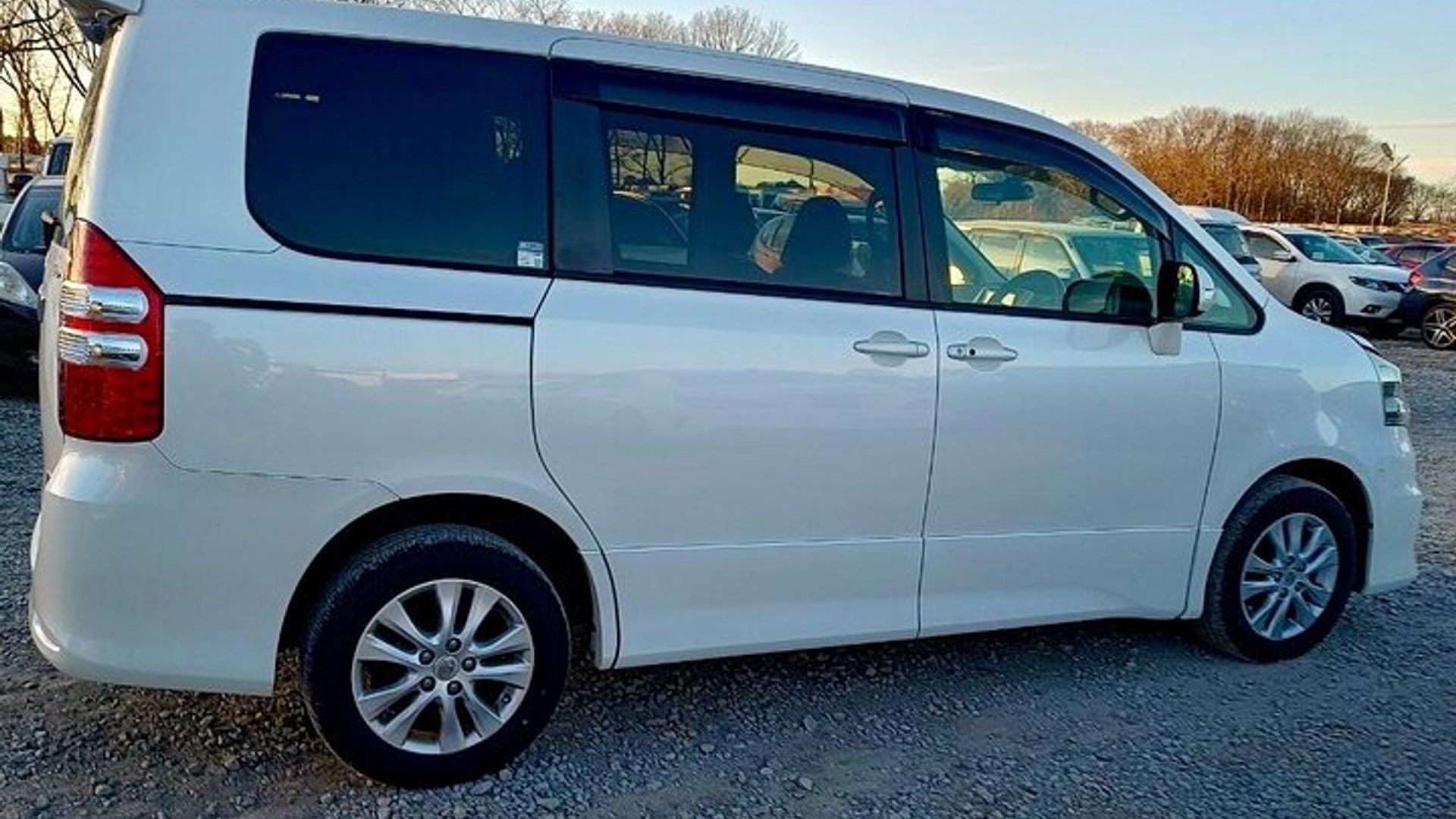 Airport Transfer from Entebbe to Kampala