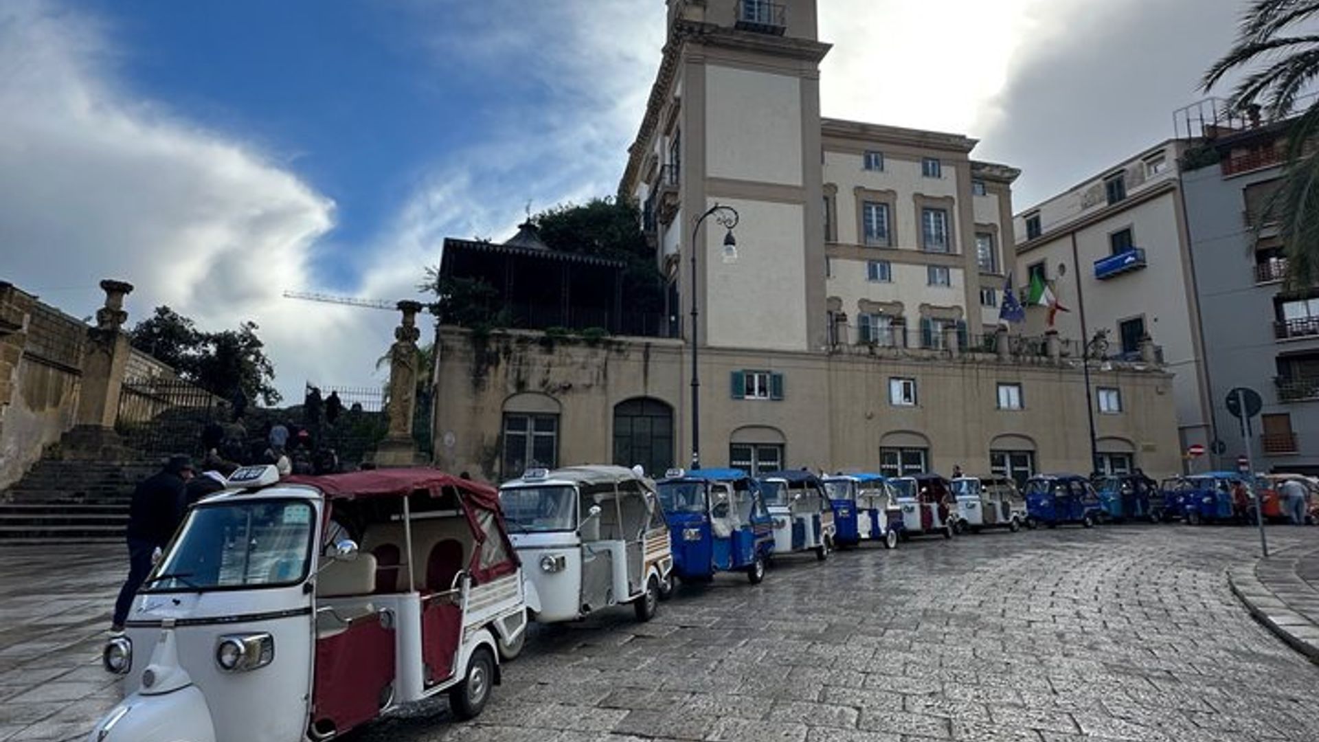 Paseo en tuk tuk, auto mono