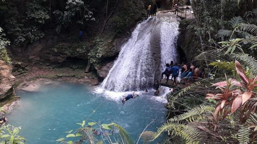 Tour of Blue Hole and Dunn's River Falls from Ocho Rios
