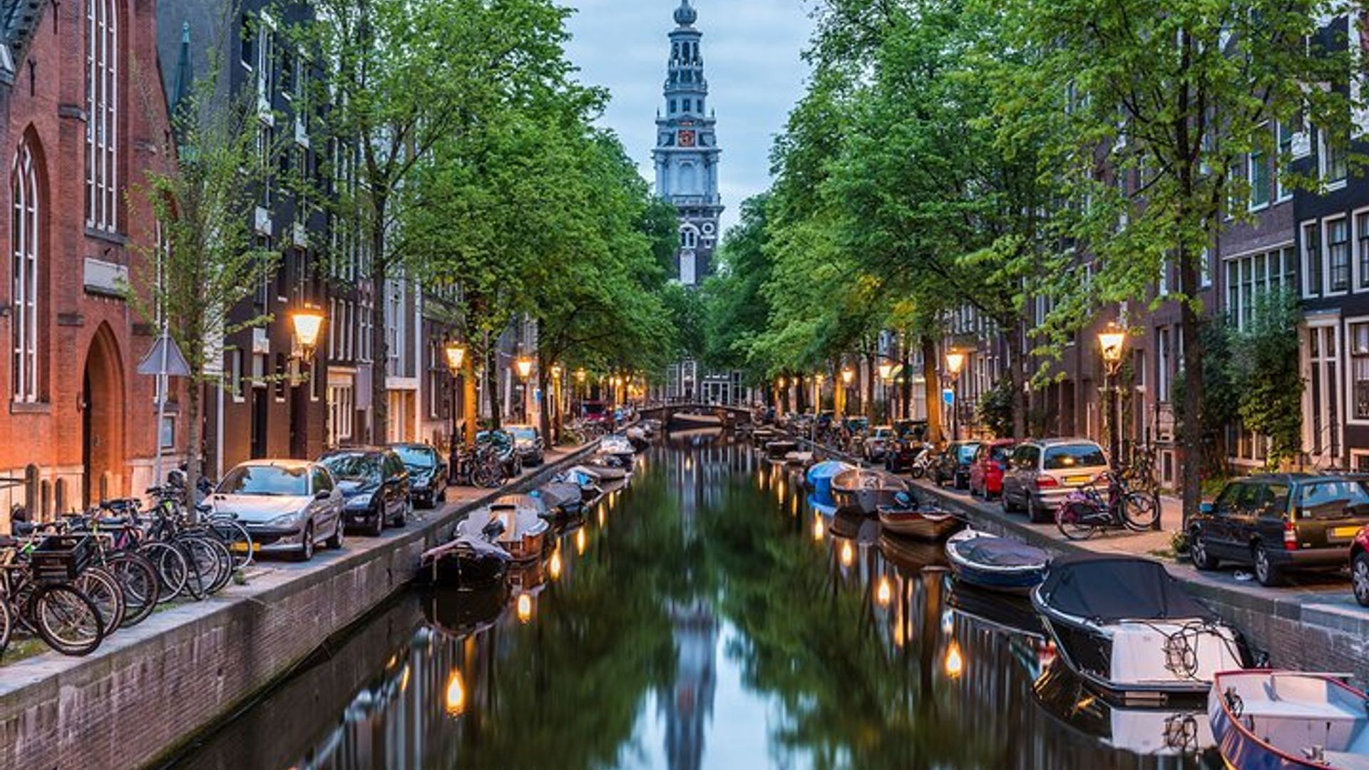 Paris to Amsterdam: Private Transfer With Brussels Stop