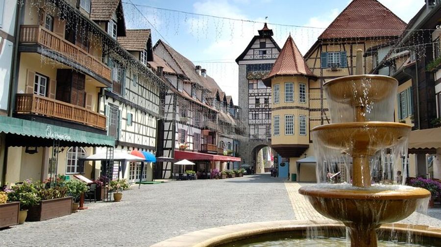 Colmar Tropicale and Batu Caves Day Trip (SIC - Join In Tour)