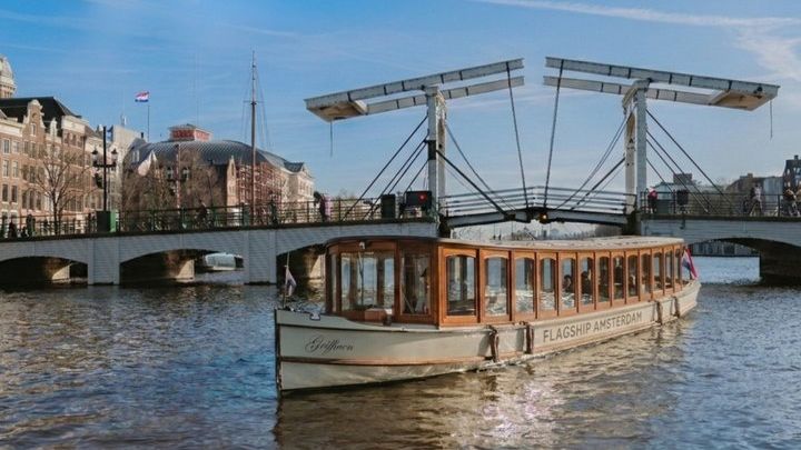 Amsterdam Canal Boat Cruise: Adults-Only and Unlimited Drinks