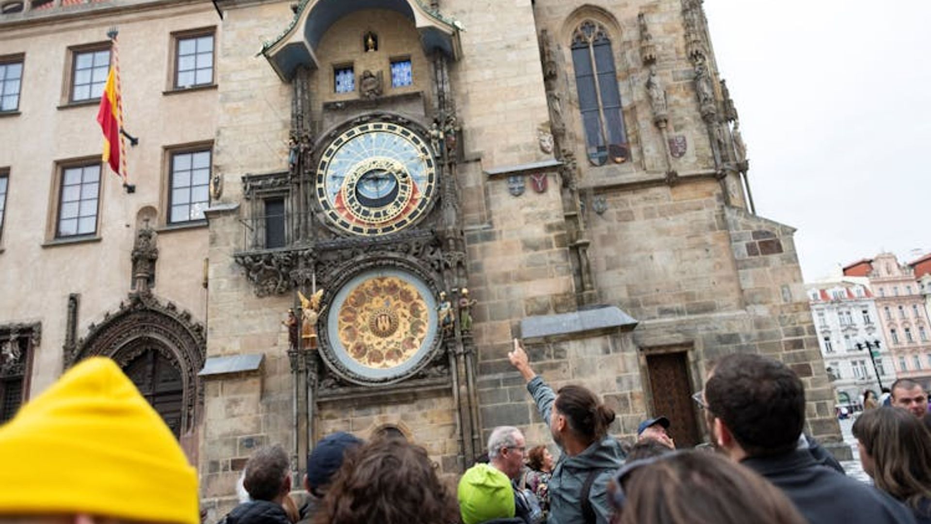 Prague guided tour with Old Town, Jewish Quarter, and Charles bridge