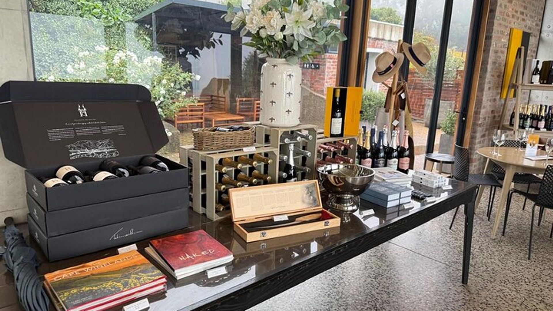 Hop-on-Hop-off-Tour durch Franschhoek mit der Weinstraßenbahn