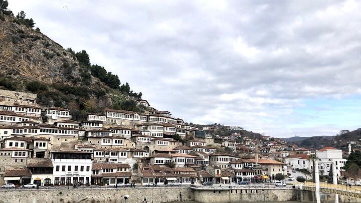 From Tirana: Berat UNESCO & Belshi Lake Full-Day Tour