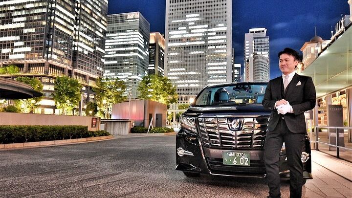 Tokyo After Dark: Private Night Driver-Guided Tour