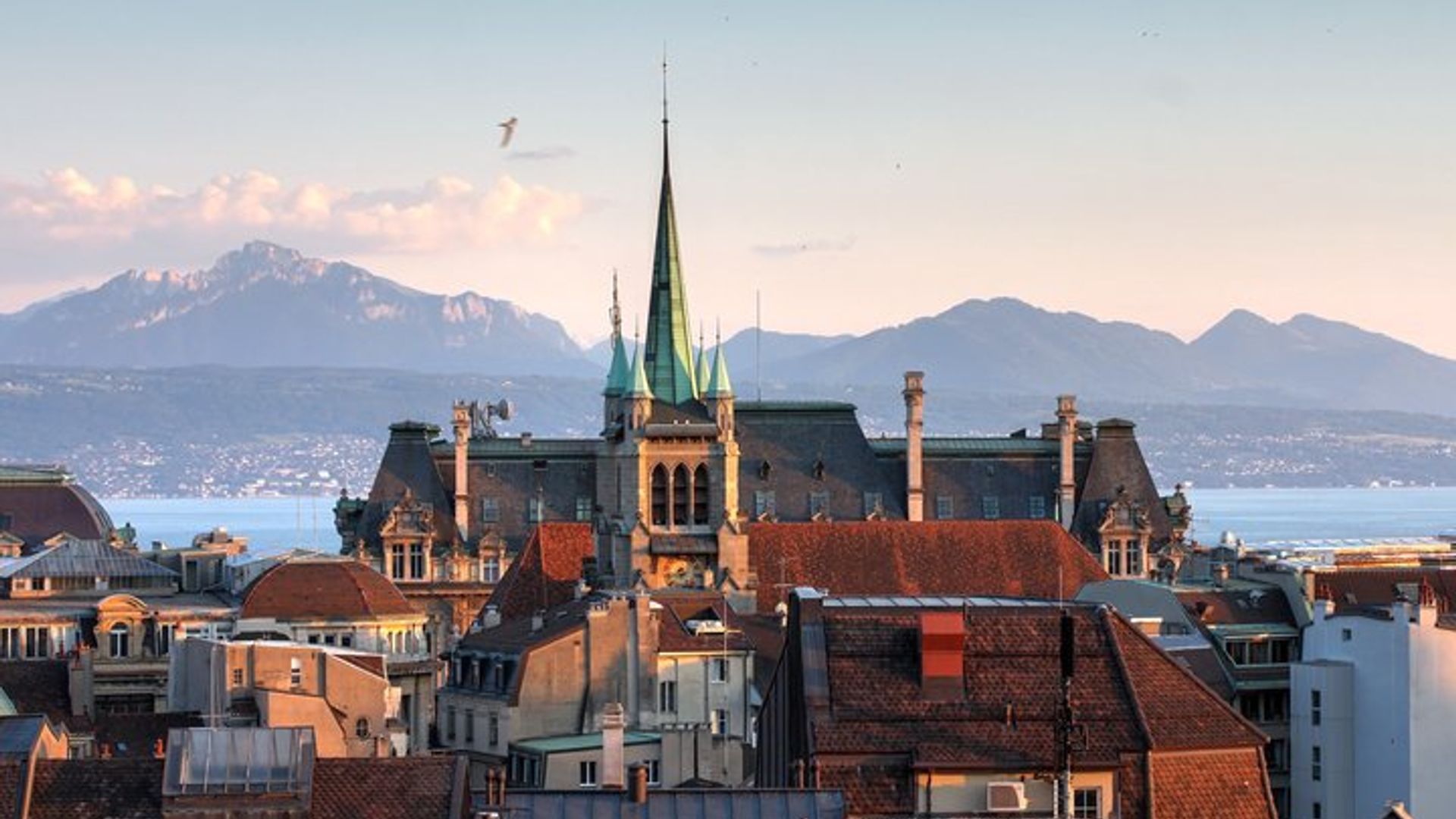 Guided group walking tour of the old town of Lausanne