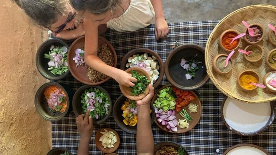 Kandy: Private Cooking Class and Pickup