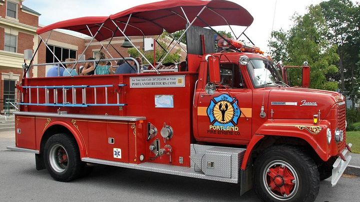 Portland, Maine Guided 1-Hour Tour on a Vintage Fire Engine