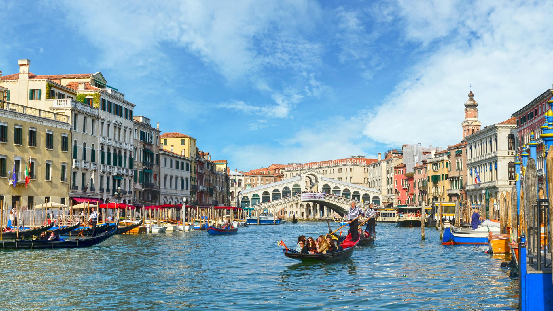 Walking tour of Venice and optional mini cruise