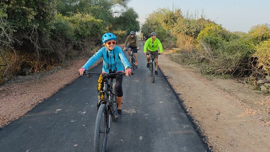 Udaipur Countryside Biking excursion