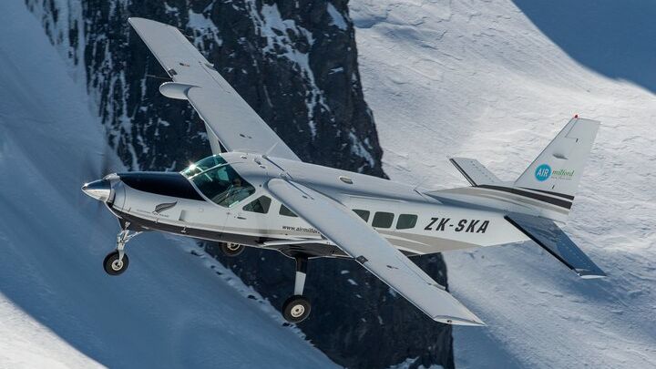 Milford Sound Scenic Flight and Cruise From Queenstown by Air