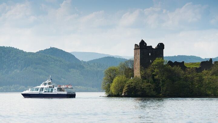 Loch Ness Sightseeing Cruise With Urquhart Castle Views, Wi-Fi