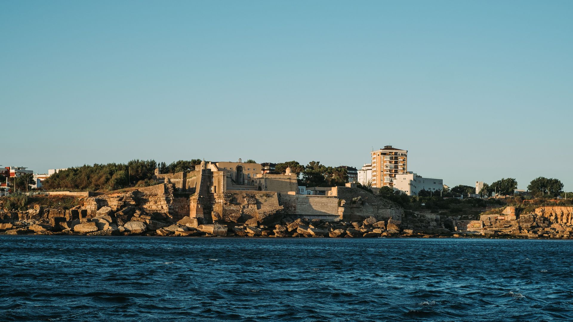 Cascais Luxury Romantic Private 2h Cruise with sparkling wine