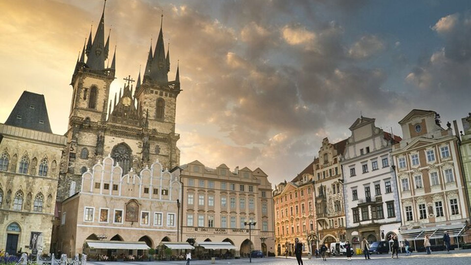 Prague : Private Custom Walking Tour with A Guide (Private Tour)