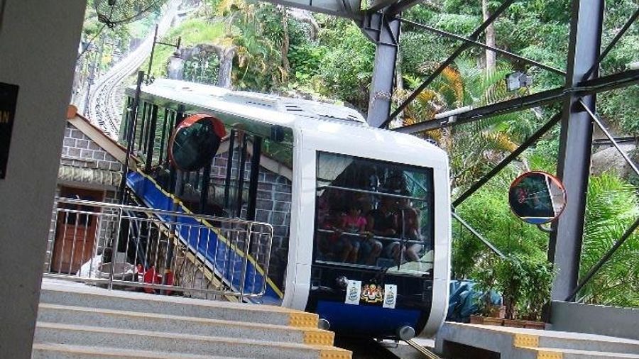 Private Half-Day Penang Hill and Kek Lok Si Temple Tour