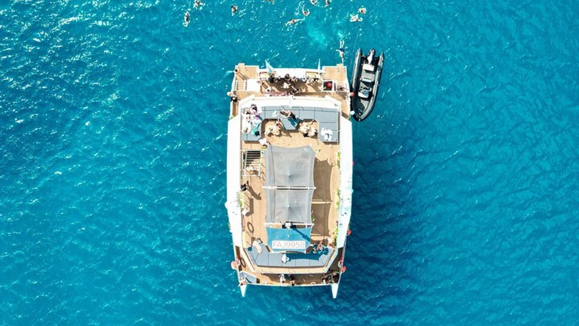 Cruzeiro de Catamarã no Golfo de Ajaccio 4H