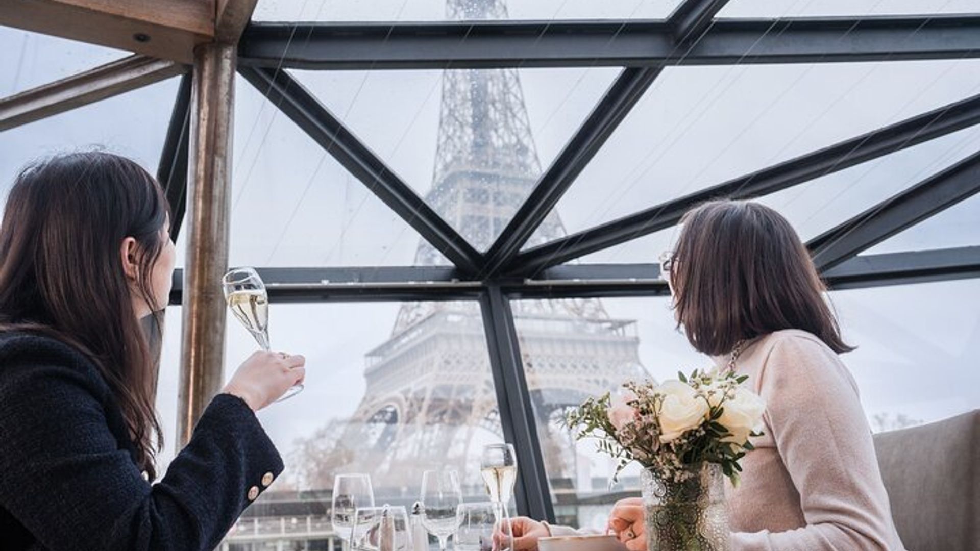Paris Christmas Lunch Cruise by Bateaux Mouches
