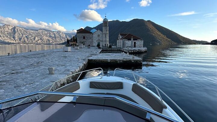 Speed Boat Private 3-Hour Tour to the Blue Cave