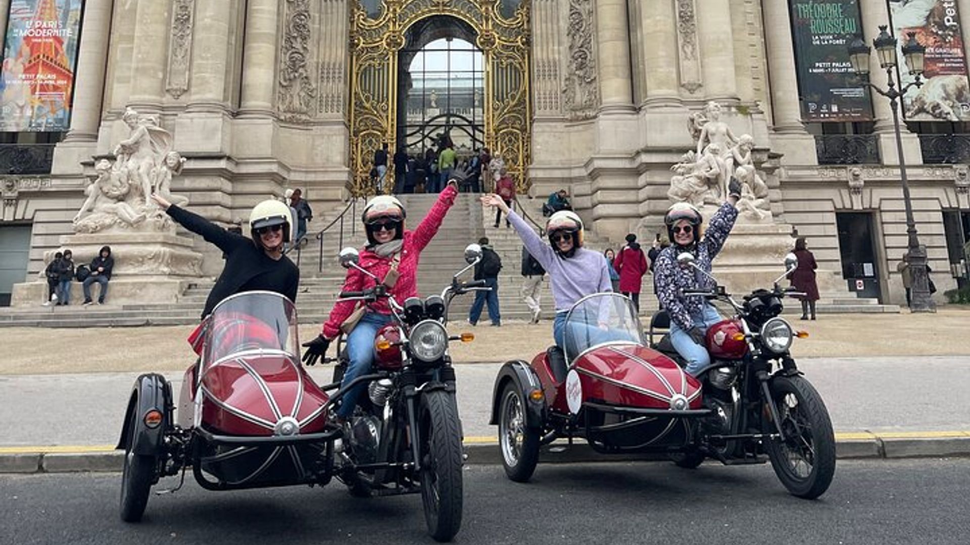 Paris Private Half-Day Sightseeing Tour in a Vintage Sidecar