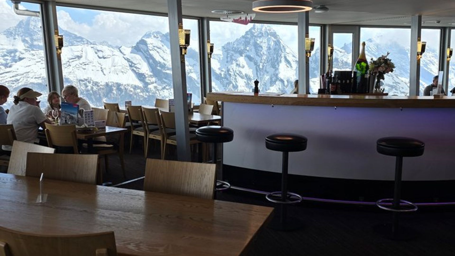 Visite privée du Schilthorn Piz Gloria (emplacement James Bond) au départ de Bâle