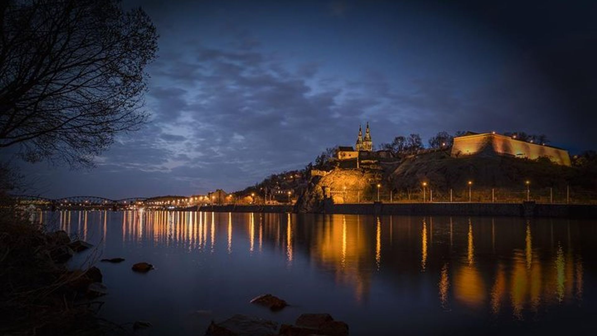 Pub Tour to Magical mountain Vysehrad in Prague