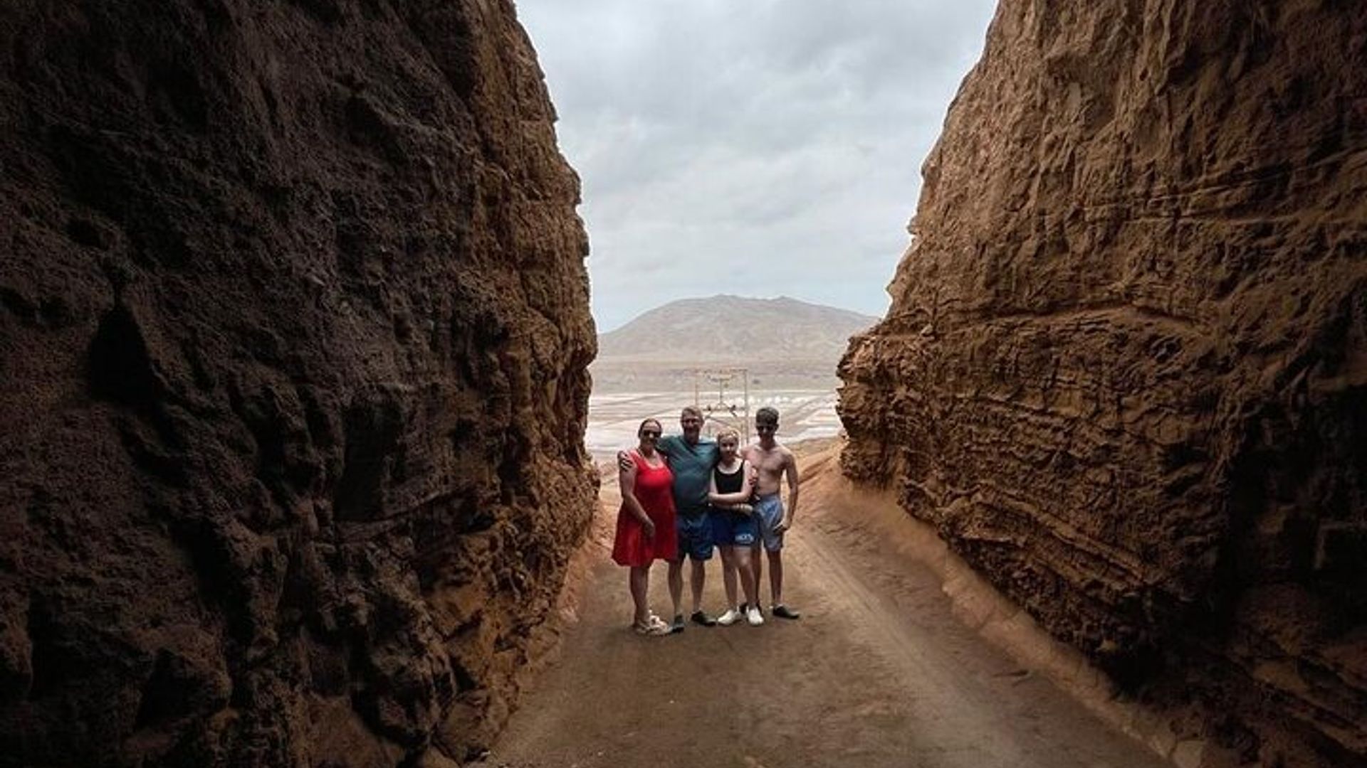 Aventura en la isla y experiencia con tiburones desde Santa María