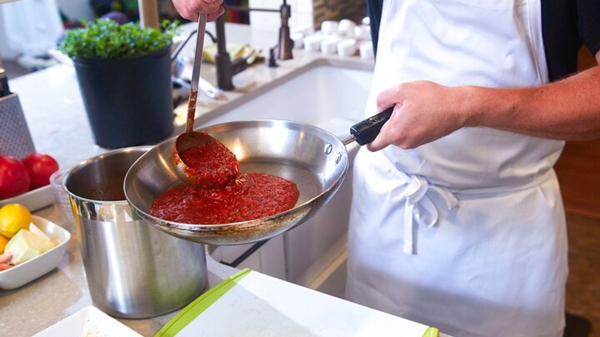 Florence: Traditional Pizza and Gelato Cooking Class With Wine