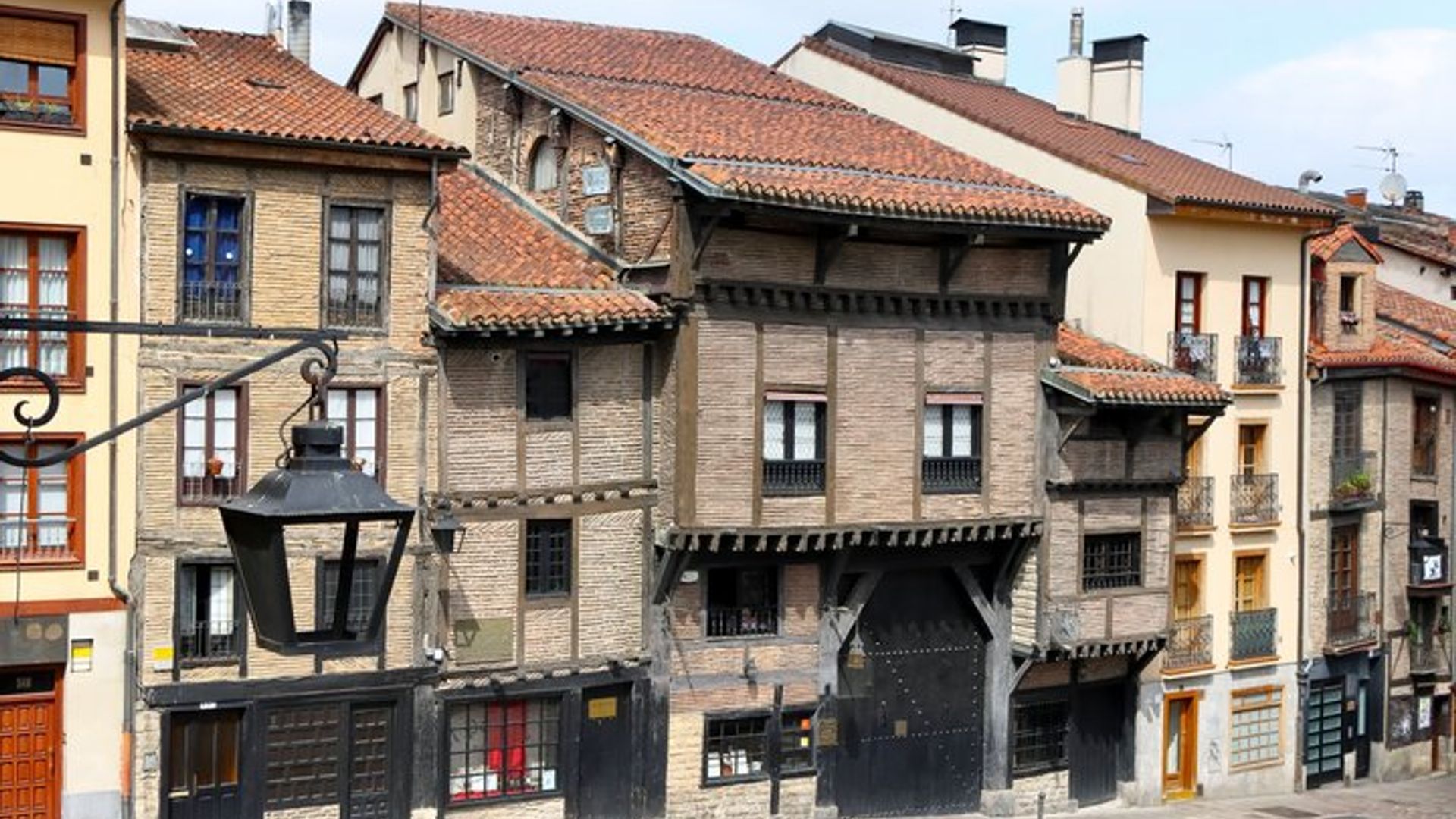 Tour a pie histórico del grupo de Vitoria Gasteiz