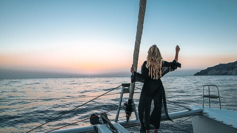 Santorini Half-Day Catamaran Cruise with Meal and Open Bar