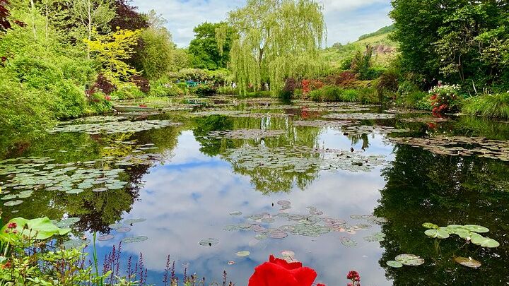 Versailles Palace and Giverny: Private Tour From Paris