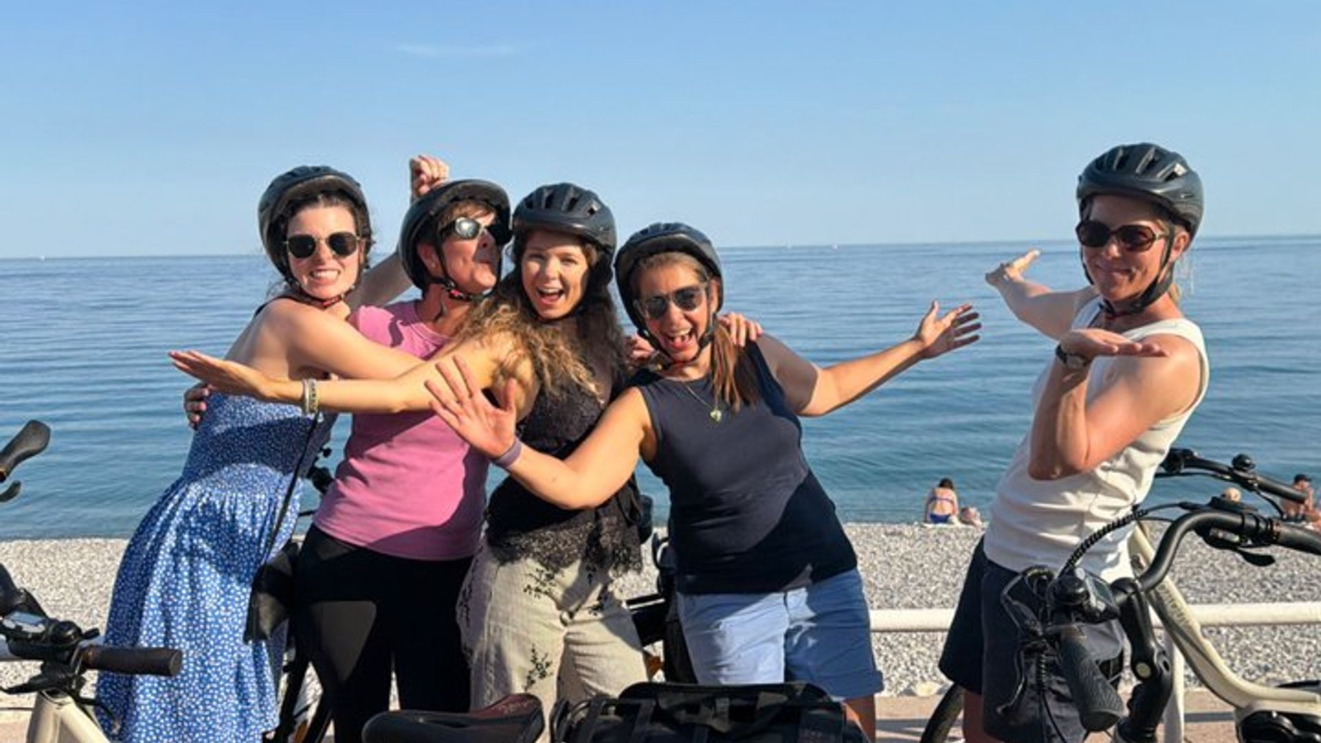 Tour en bicicleta eléctrica por el viñedo para grupos pequeños de 4 a 5 horas