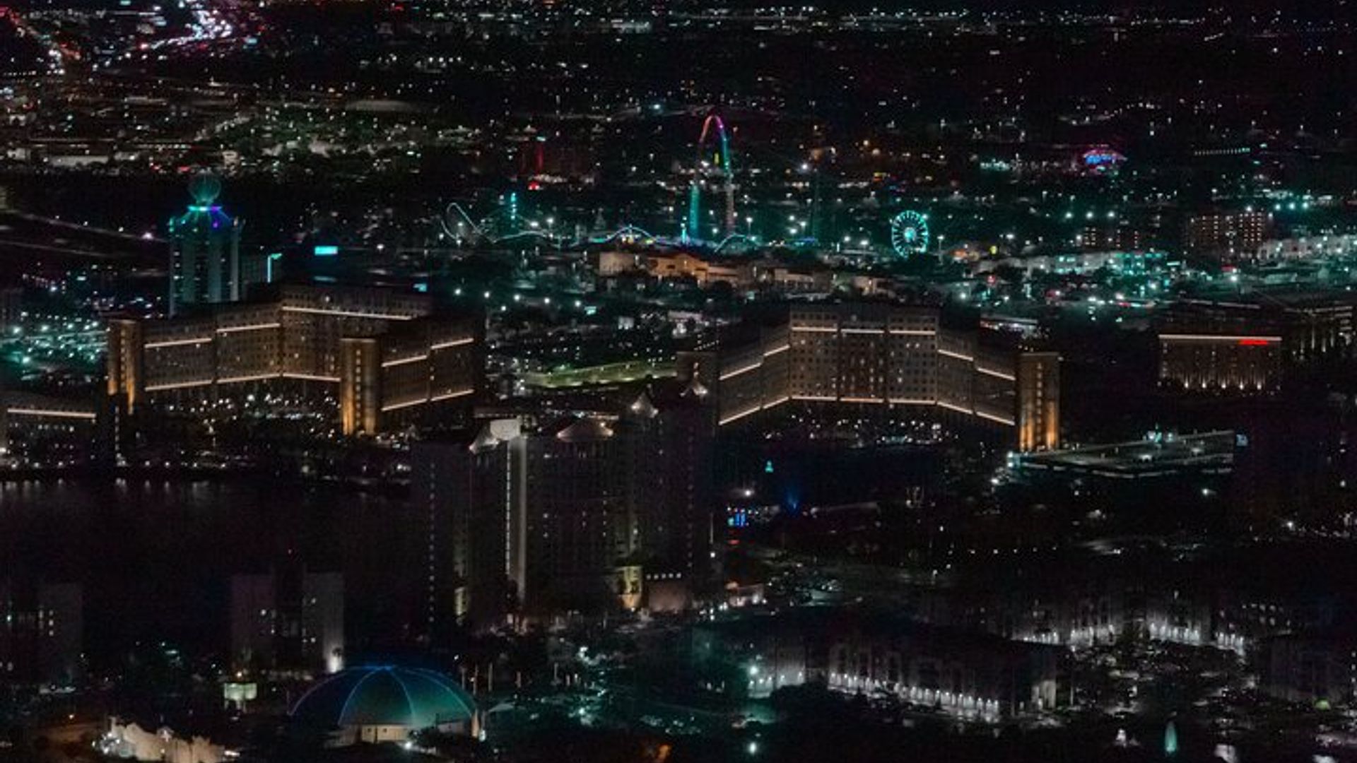 Tour en helicóptero de 31 millas por todos los parques temáticos