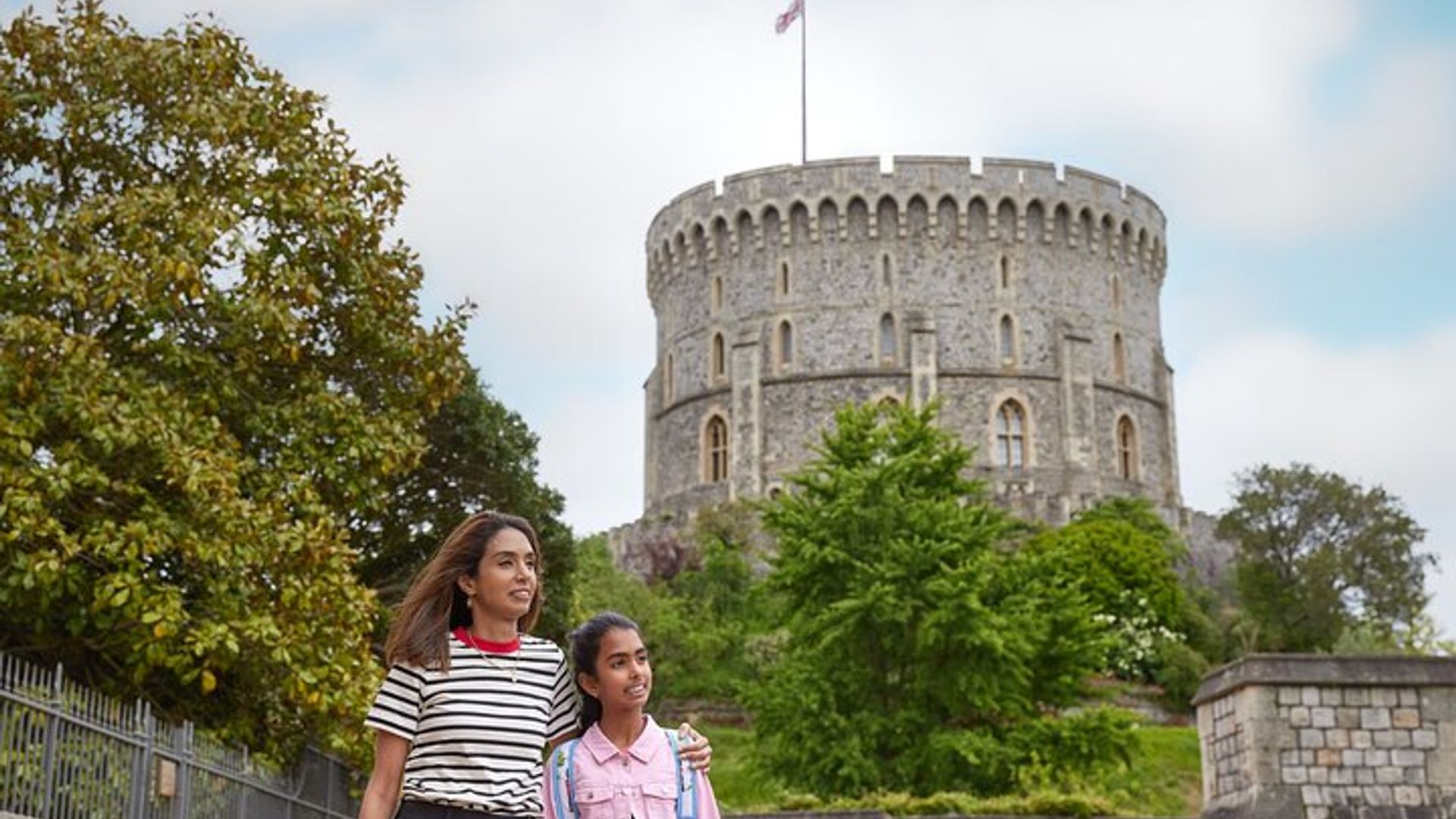 Buckingham Palace State Rooms and Windsor Castle from London