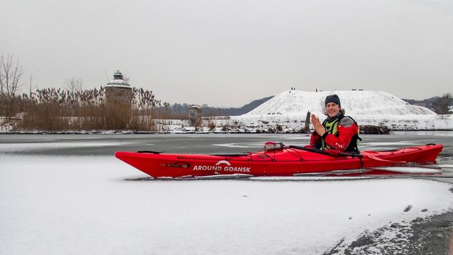Guided Winter Kayak Tour in Gdańsk & Hot Chocolate Treat