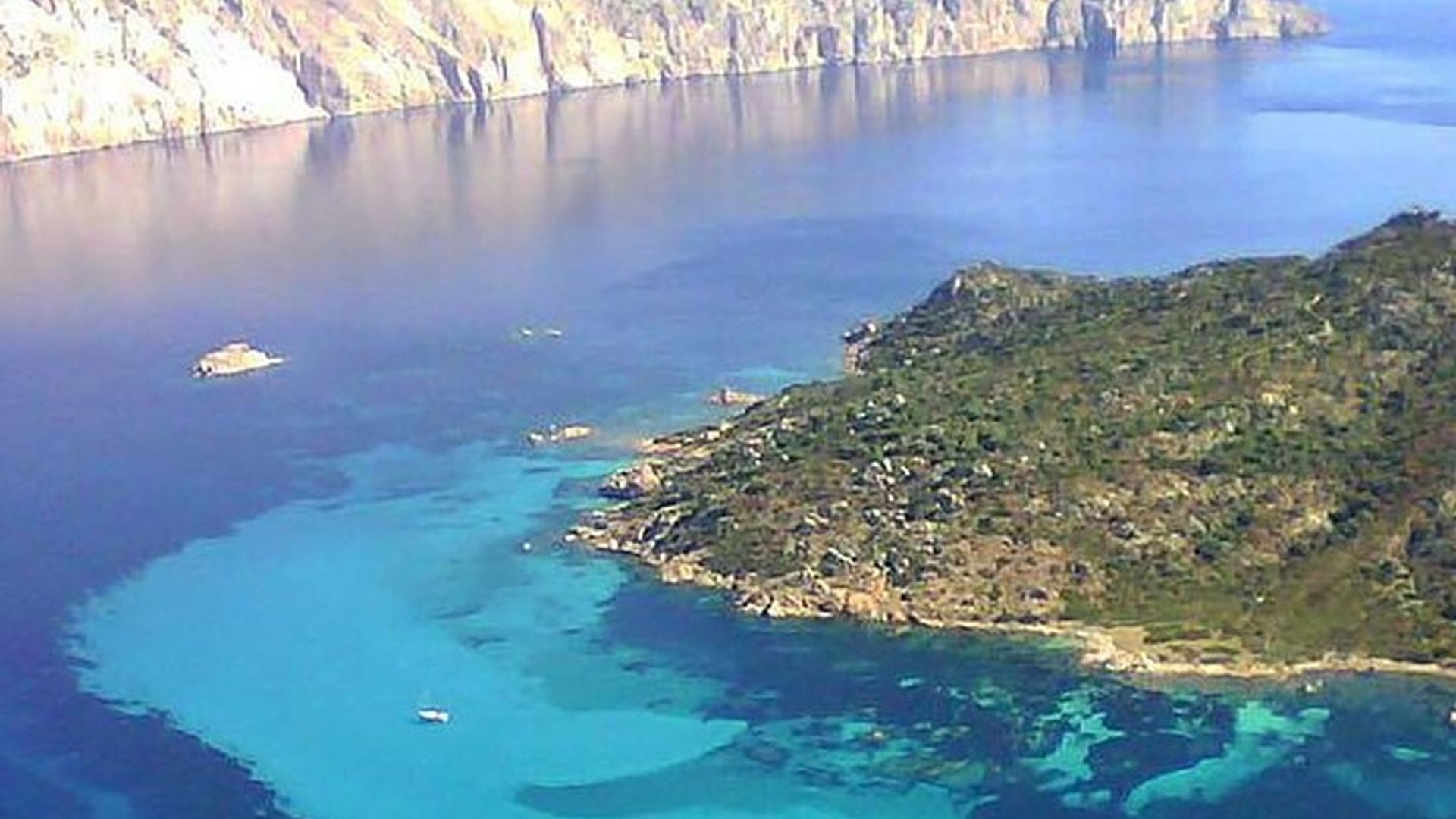 Sailing ship from Porto San Paolo (S.Teodoro-Olbia) to Tavolara, Molara