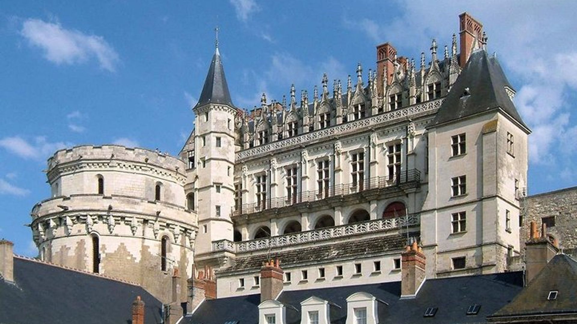 Paris Loire Valley Châteaux Private Full-Day Tour with Transit