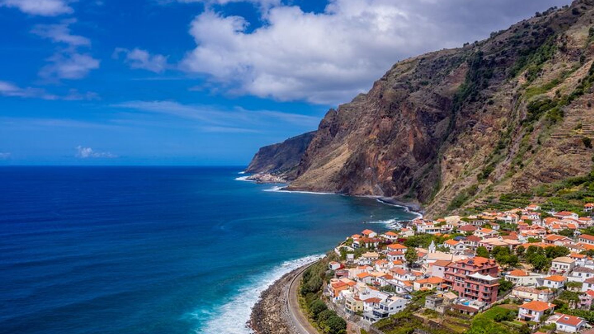 Sunny Southwest, Rum, Banana, Waterfall and Lighthouse Discovery