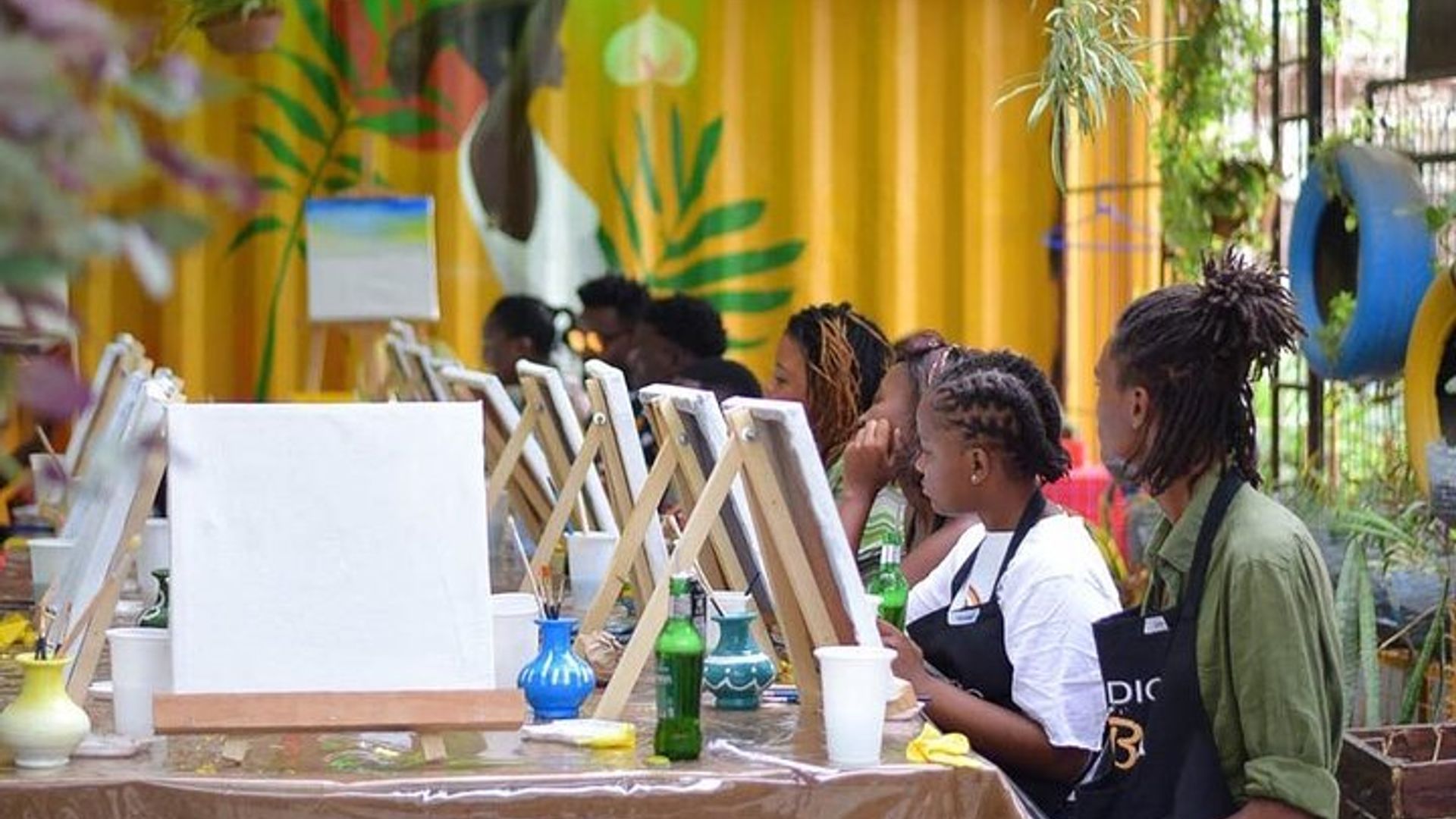 Estudio de pintura artística y cerámica en Mombasa, Kenia