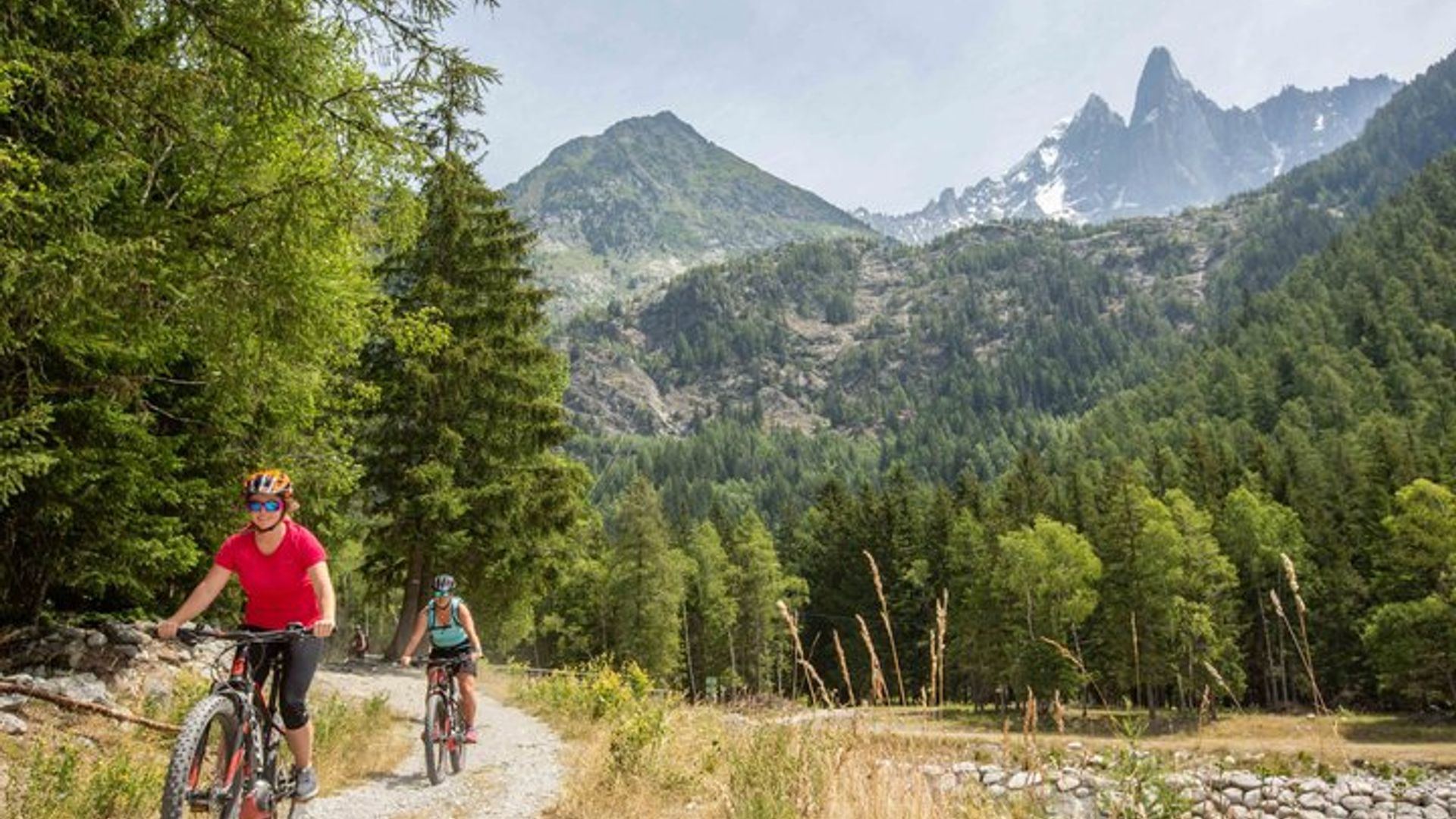 Tour en VTT électrique autoguidé à Chamonix avec itinéraires GPS