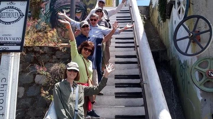 Valparaiso Small-Group Walking Tour with Public Transport