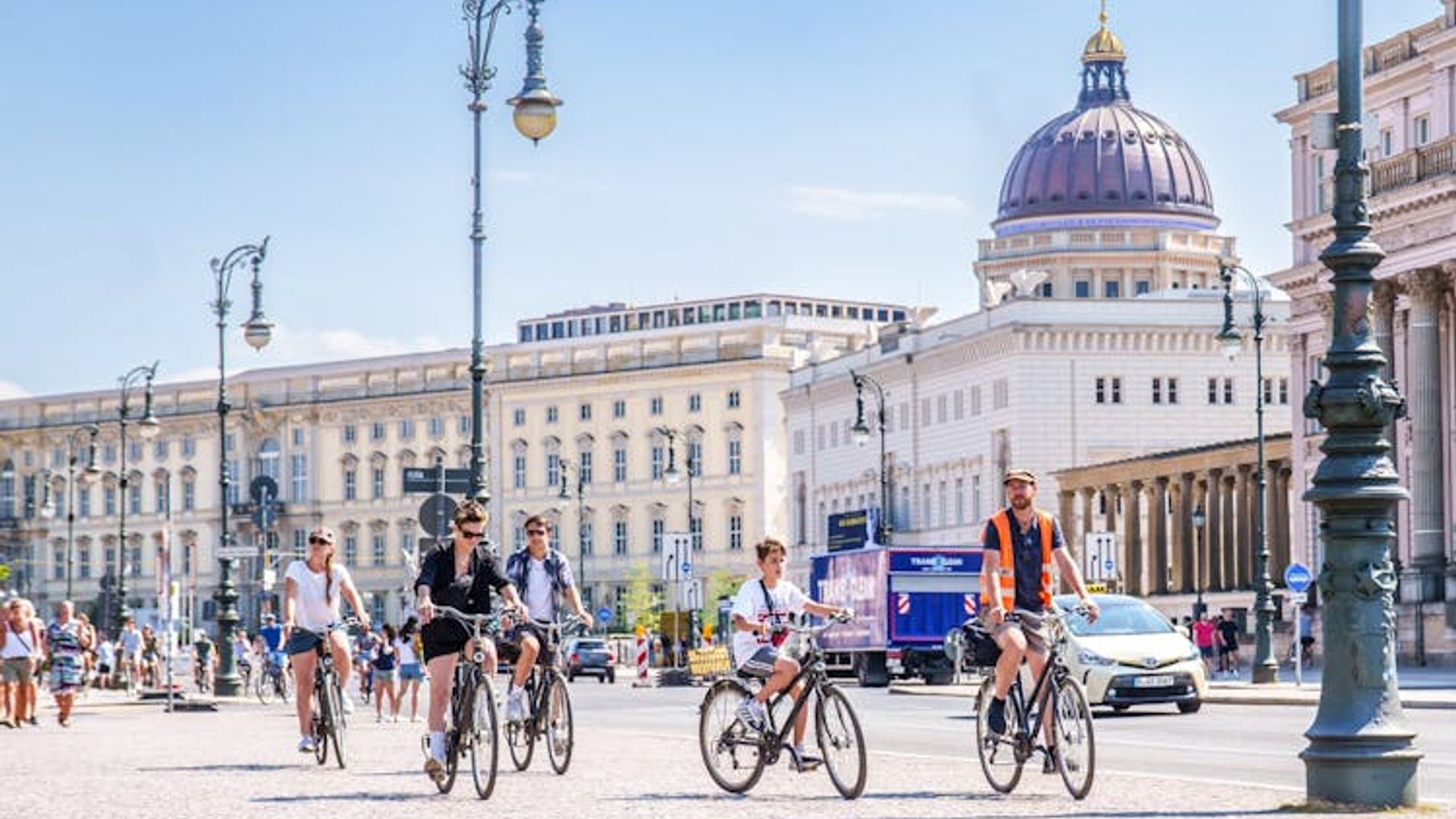 Berlin Highlights Bike Tour in German