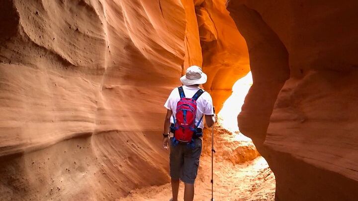 Ligai Si Anii Canyon Tour Through Antelope Canyon