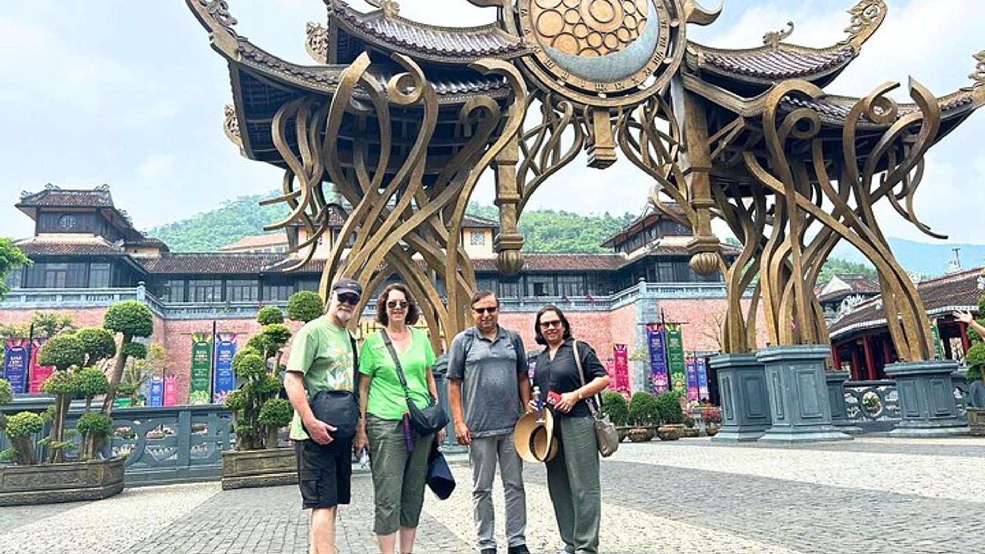 Hoi An/Da Nang: Golden Bridge , My Son Sanctuary&Marble Mountains