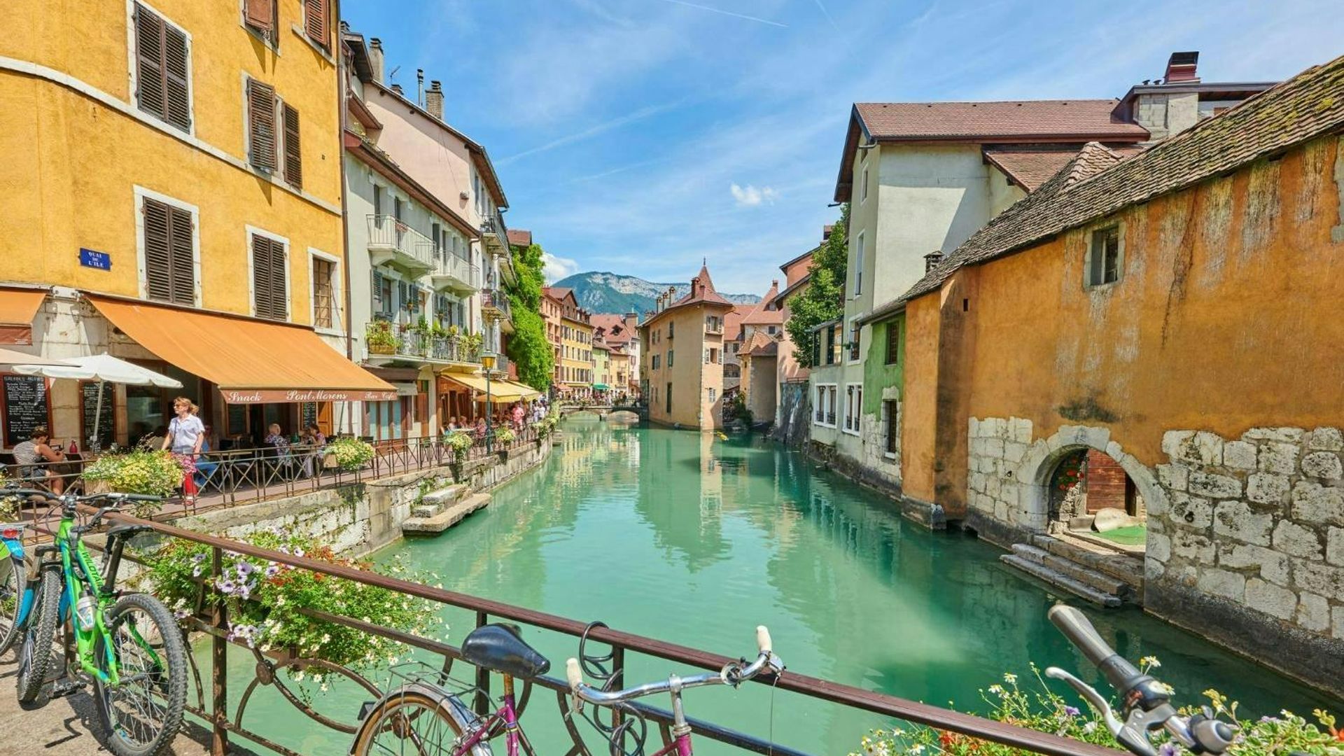 Discover Annecy in 1 hour with a local