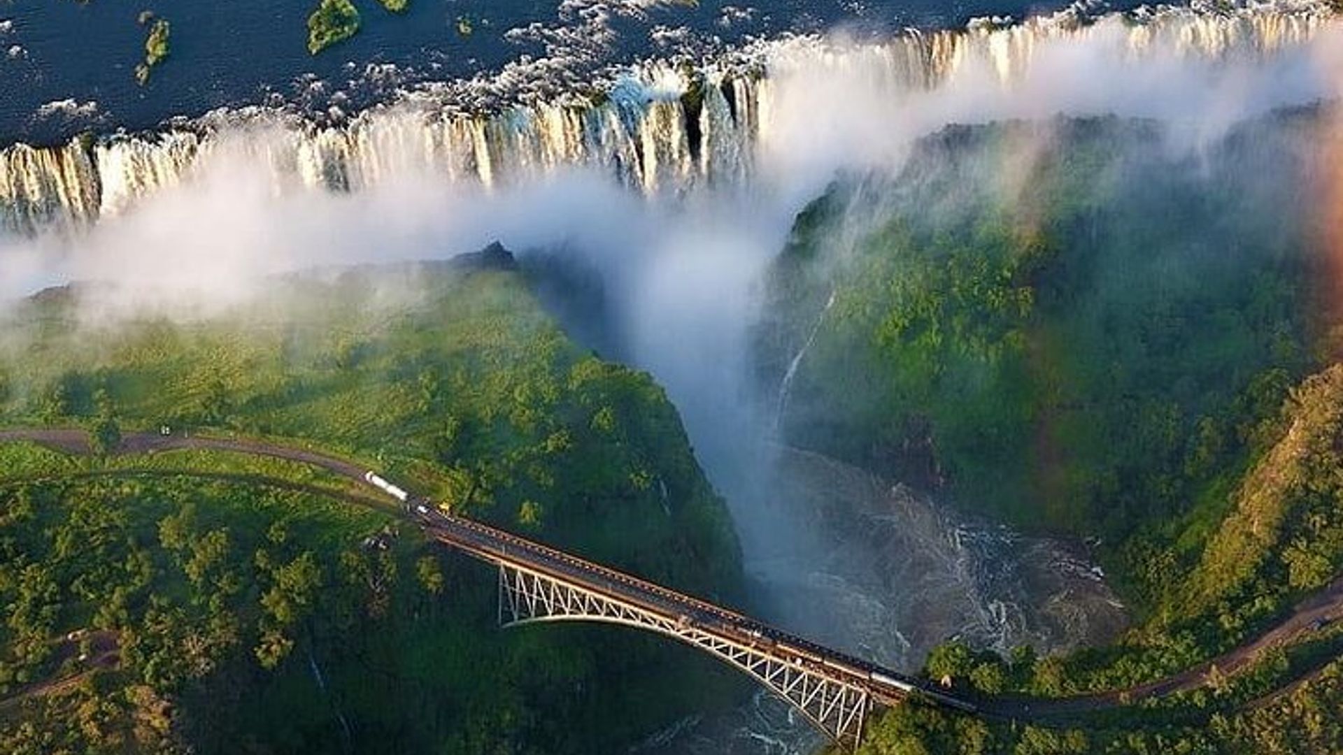 Kugabanuka combo-Victoria Falls, Chobe urugendo rwumunsi & kajugujugu